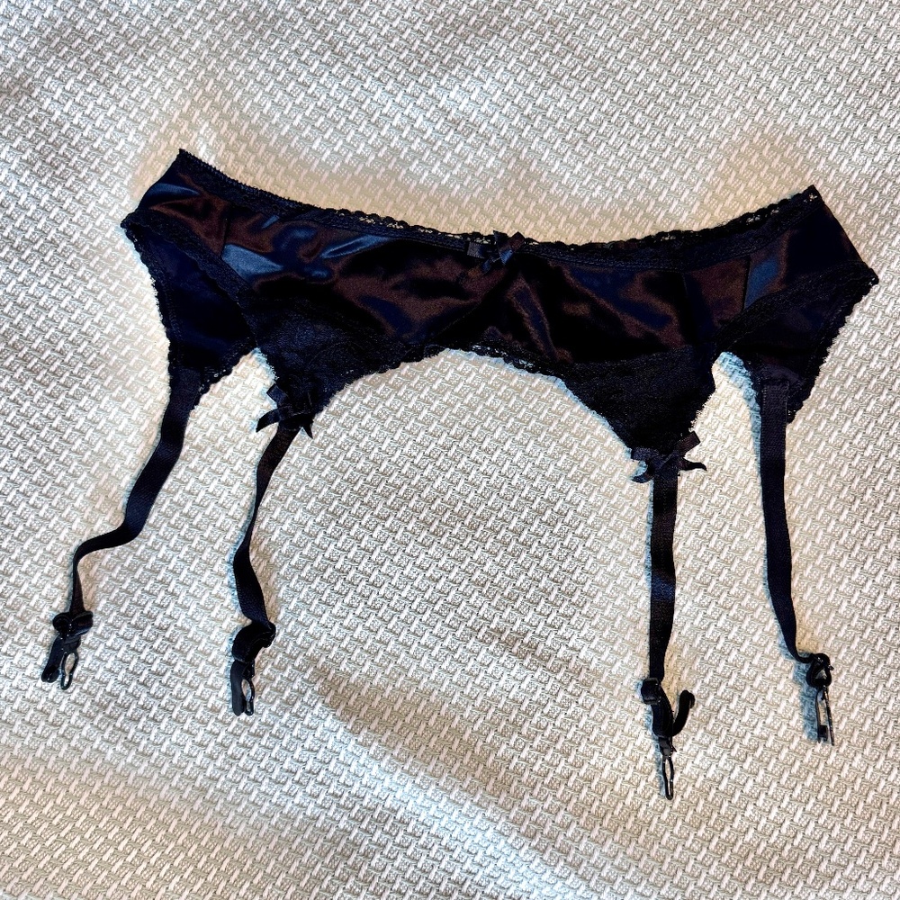 Garter Belt Suspender in Black Satin & Lace Adjustable